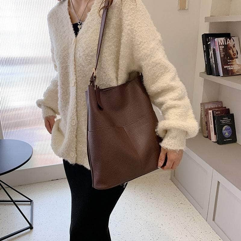 Elegant Women's Bucket Bag in Vegan Leather