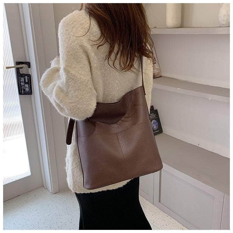 Elegant Women's Bucket Bag in Vegan Leather