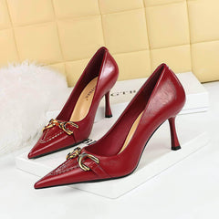 Embroidery Detailed Metallic Chain Pointed Toe Court Heels EU 33 / Maroon / 8CM