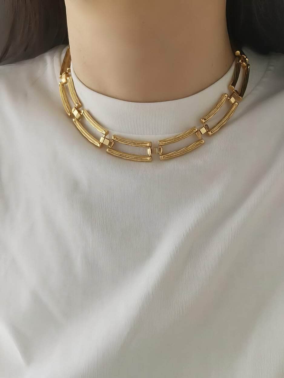 Geometric Rectangular Link Chunky Statement Necklace