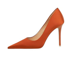 Glammed Satin Court Stiletto Pumps EU 33 / Orange / 7.5CM