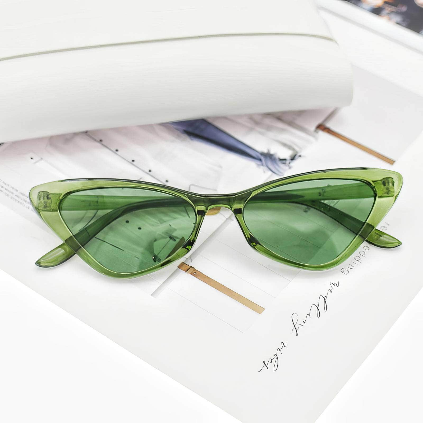 Glamour Oval Sunglasses Light Green / Resin