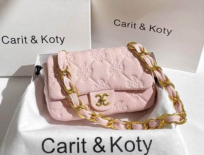 Iconic Quilted Flap Crossbody Bag Pink