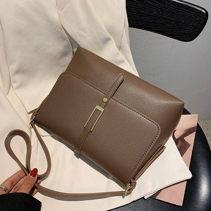 Large Capacity Crossbody Bag with Classic Retro Flip Design for Women