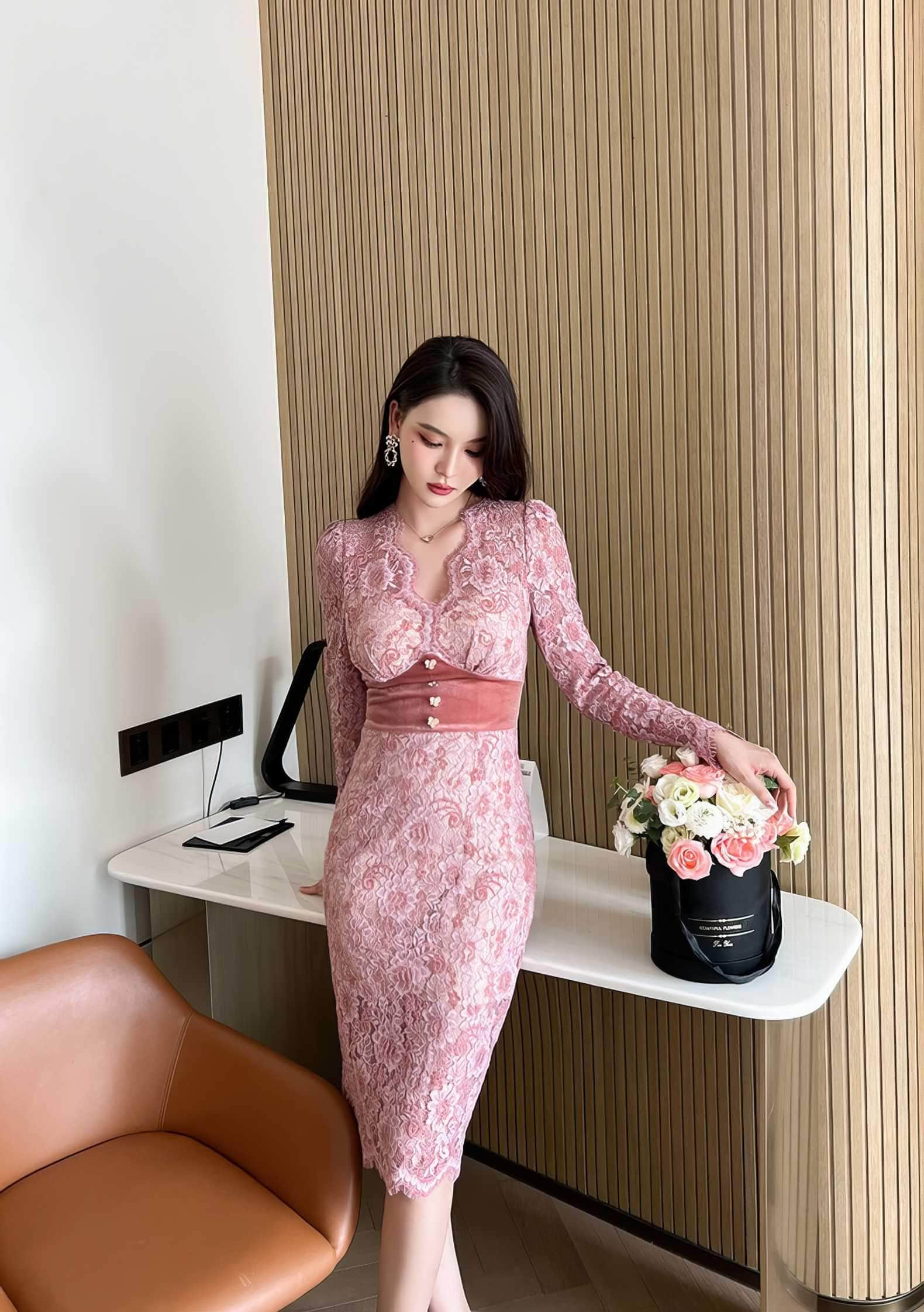 Long Sleeves Lace Trimmed Empire Waist Dress