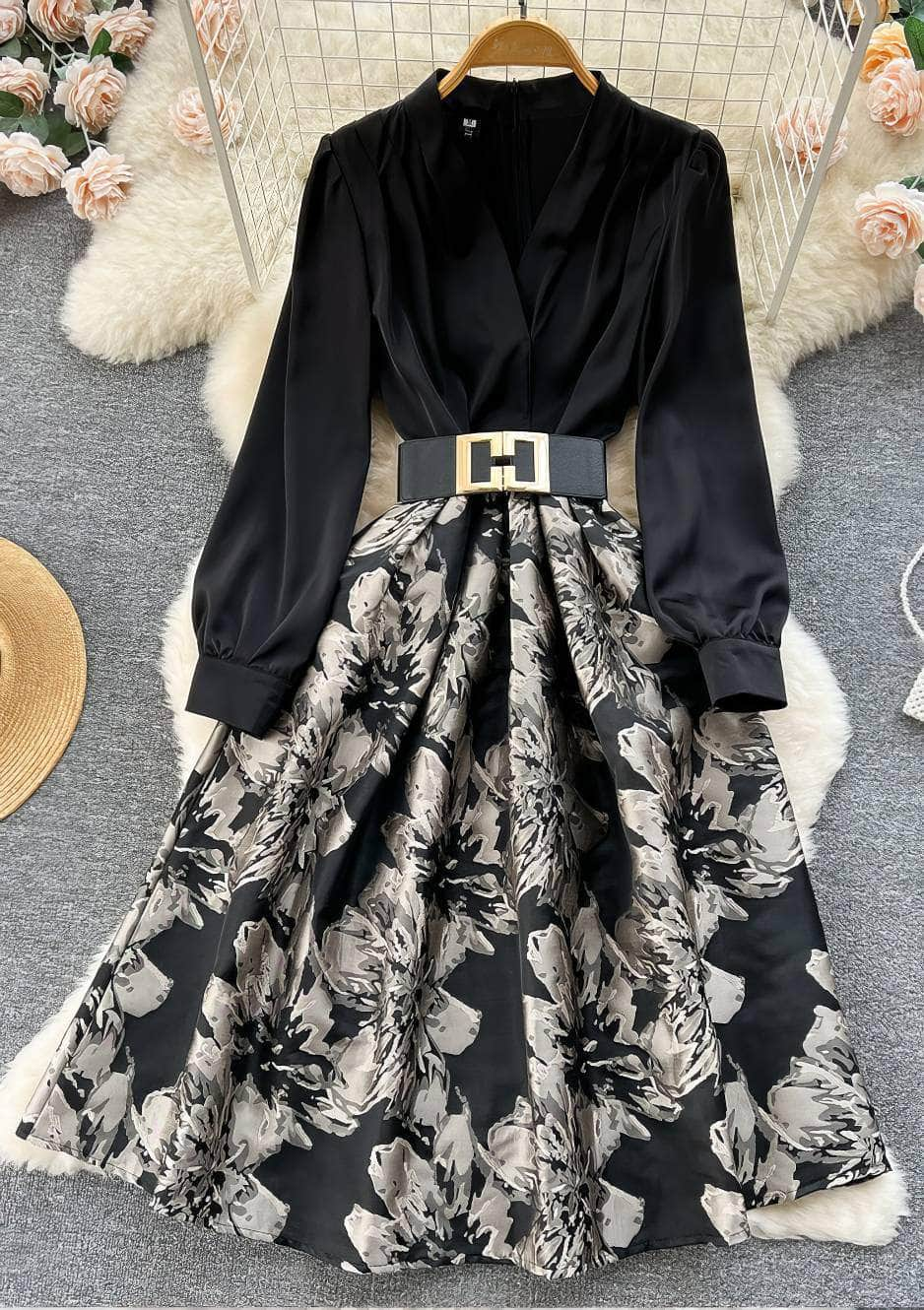 Long Sleeves Pleated Floral Hem Dress S / Black / With Belt