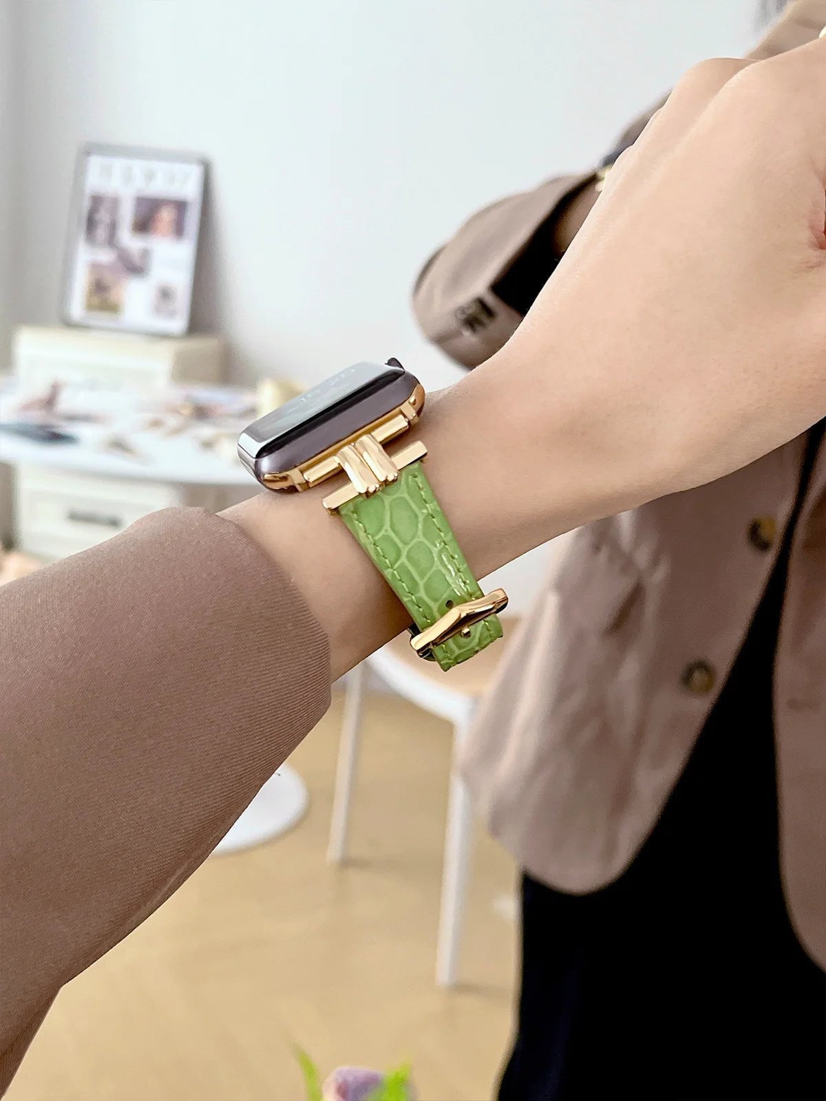 Luxury Metal and Genuine Leather Band for Apple Watch Series Gold Green / 38 or 40 or 41mm