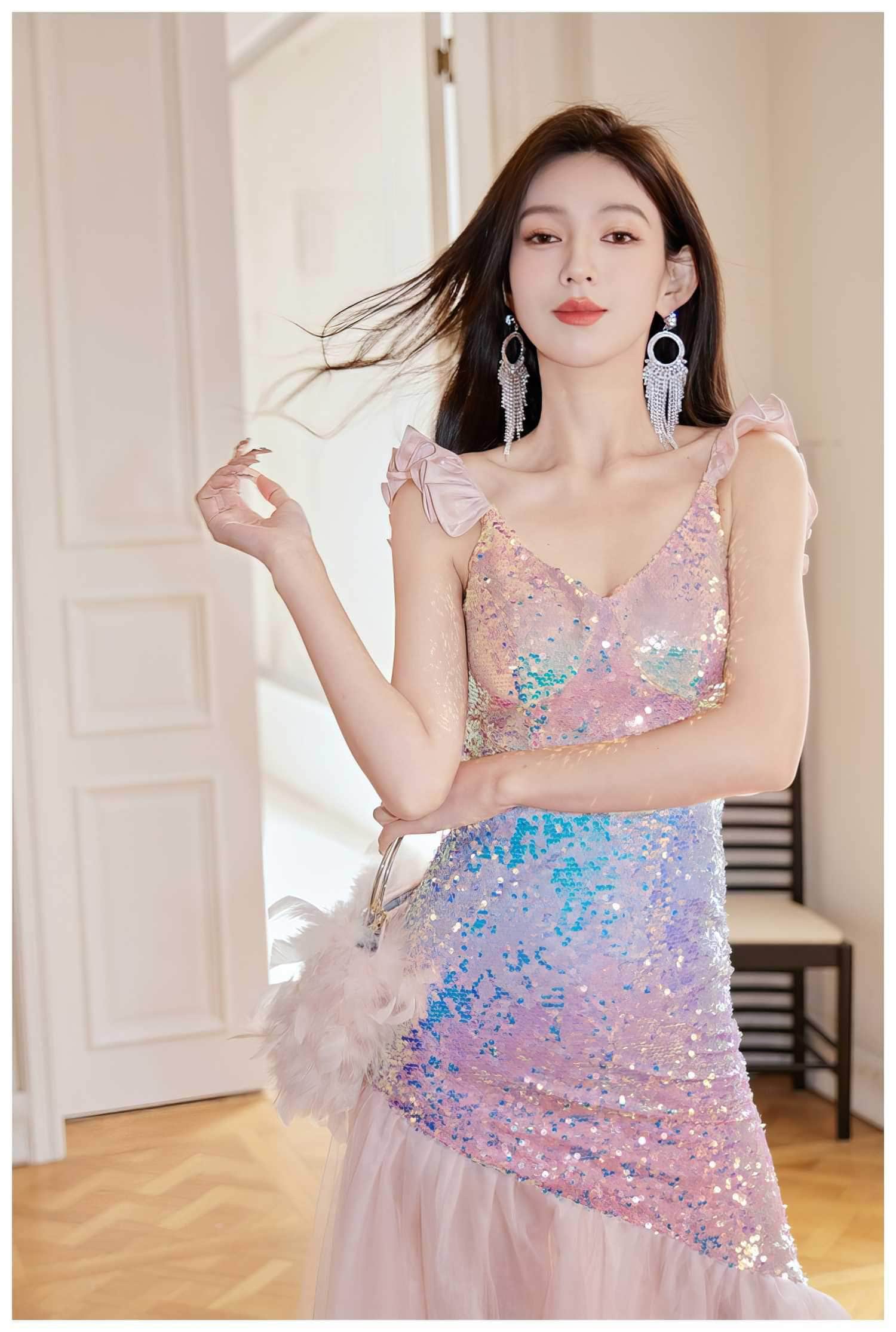 Mermaid Sequin V-Neck Tulle Dress