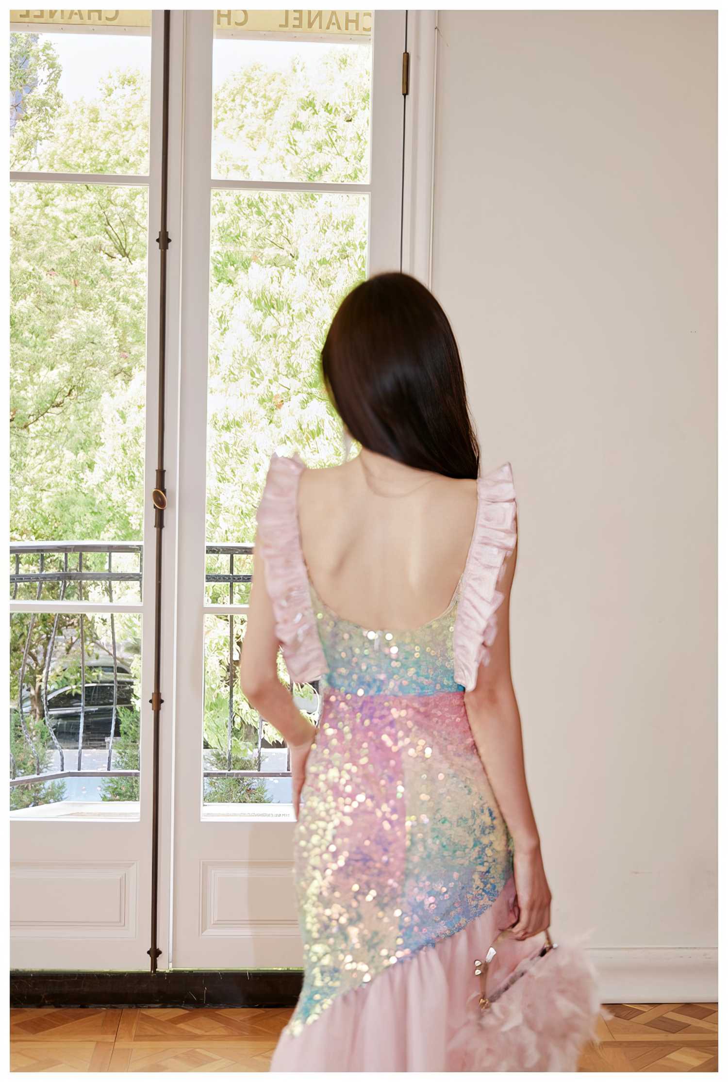 Mermaid Sequin V-Neck Tulle Dress