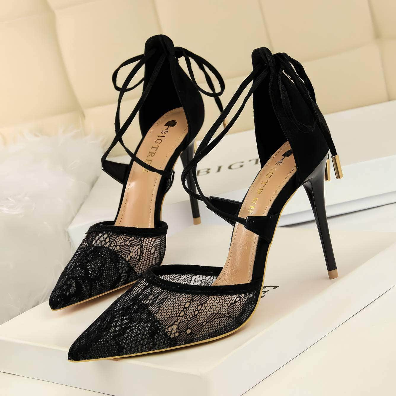 Mesh Detailed Ankle Strap Pointy Toe Heels EU 33 / Black / 10CM