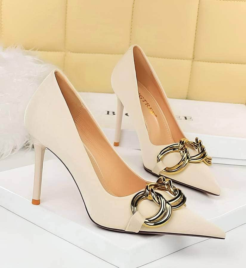 Metal Chain Detailed Embossed Pointy Toe Heels