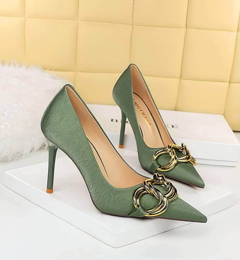 Metal Chain Detailed Embossed Pointy Toe Heels