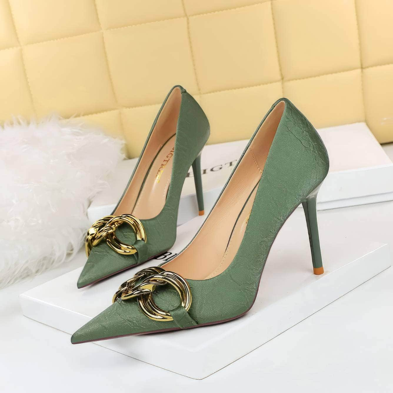 Metal Chain Detailed Embossed Pointy Toe Heels