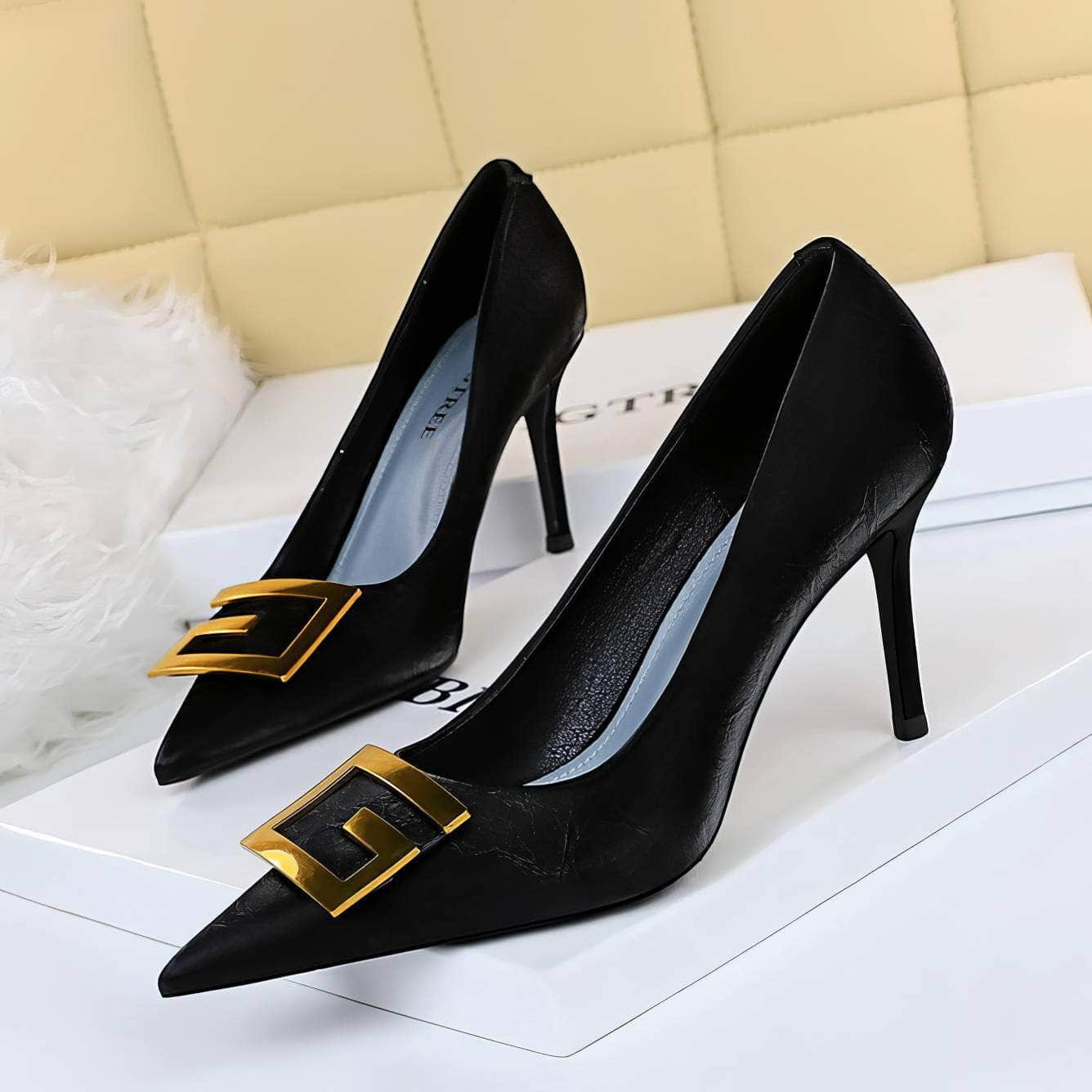 Metal Embossed Croc Skin Banquet Heels EU 33 / Black / 8.5CM