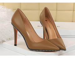 Metallic Bead Detailed Court Stilettos