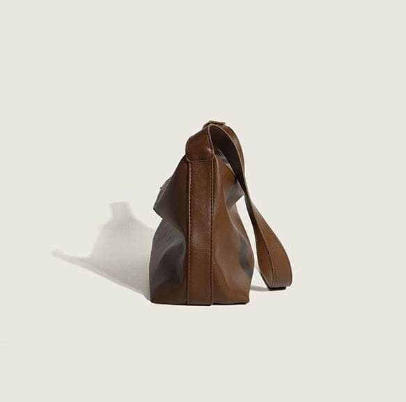 Minimalistic Leather Handbag with Bucket Tote Design