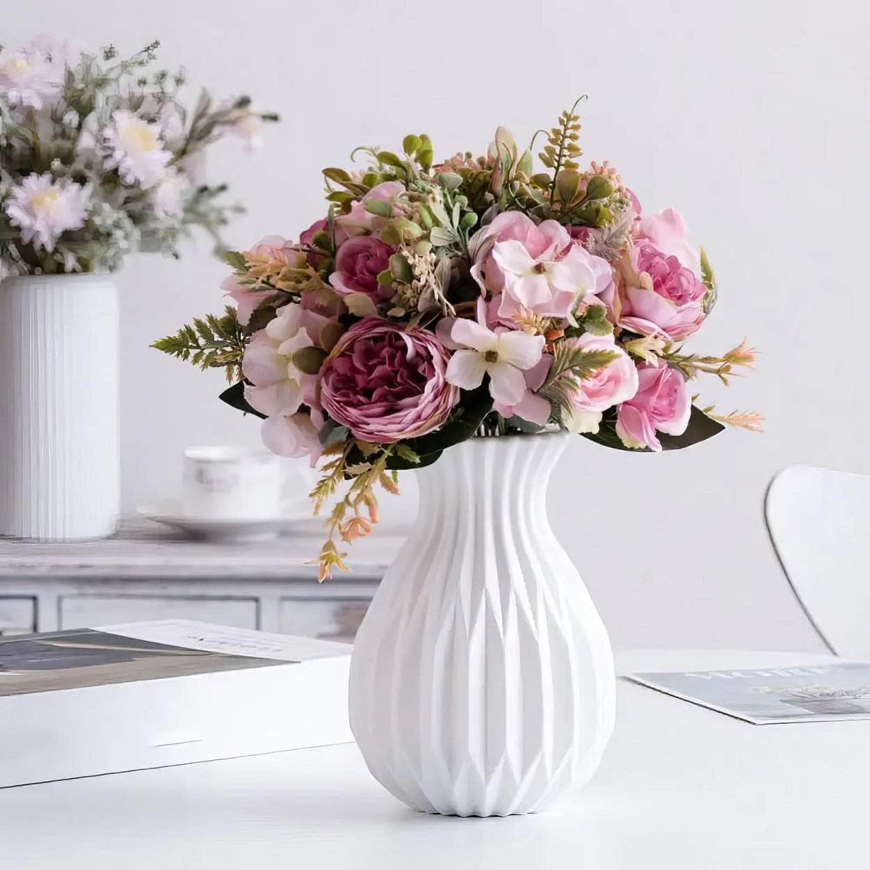 Nordic White Plastic Flower Vase