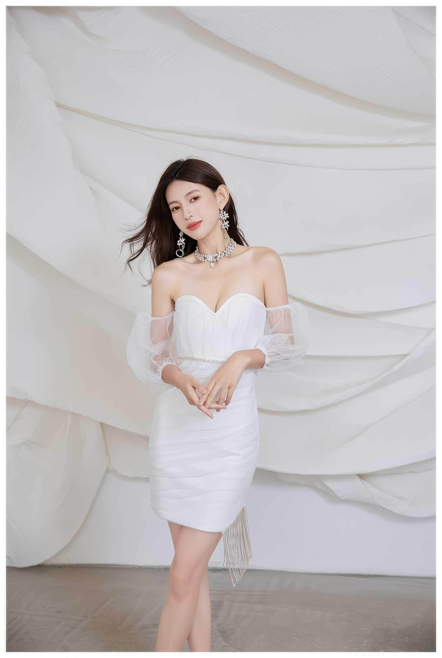 Off-Shoulder Puff Sleeve Diamond Tassel Mini Dress