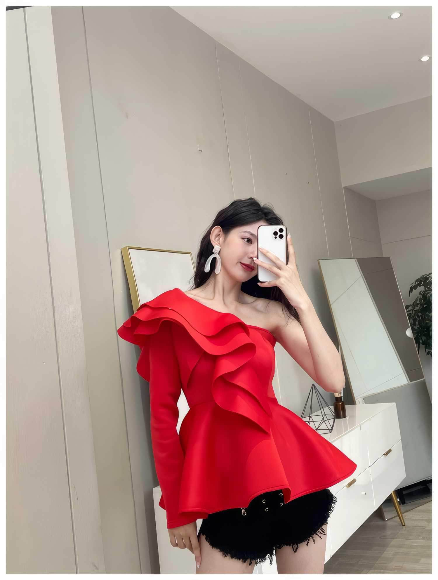 One Shoulder Ruffle Peplum Long Sleeve Blouse