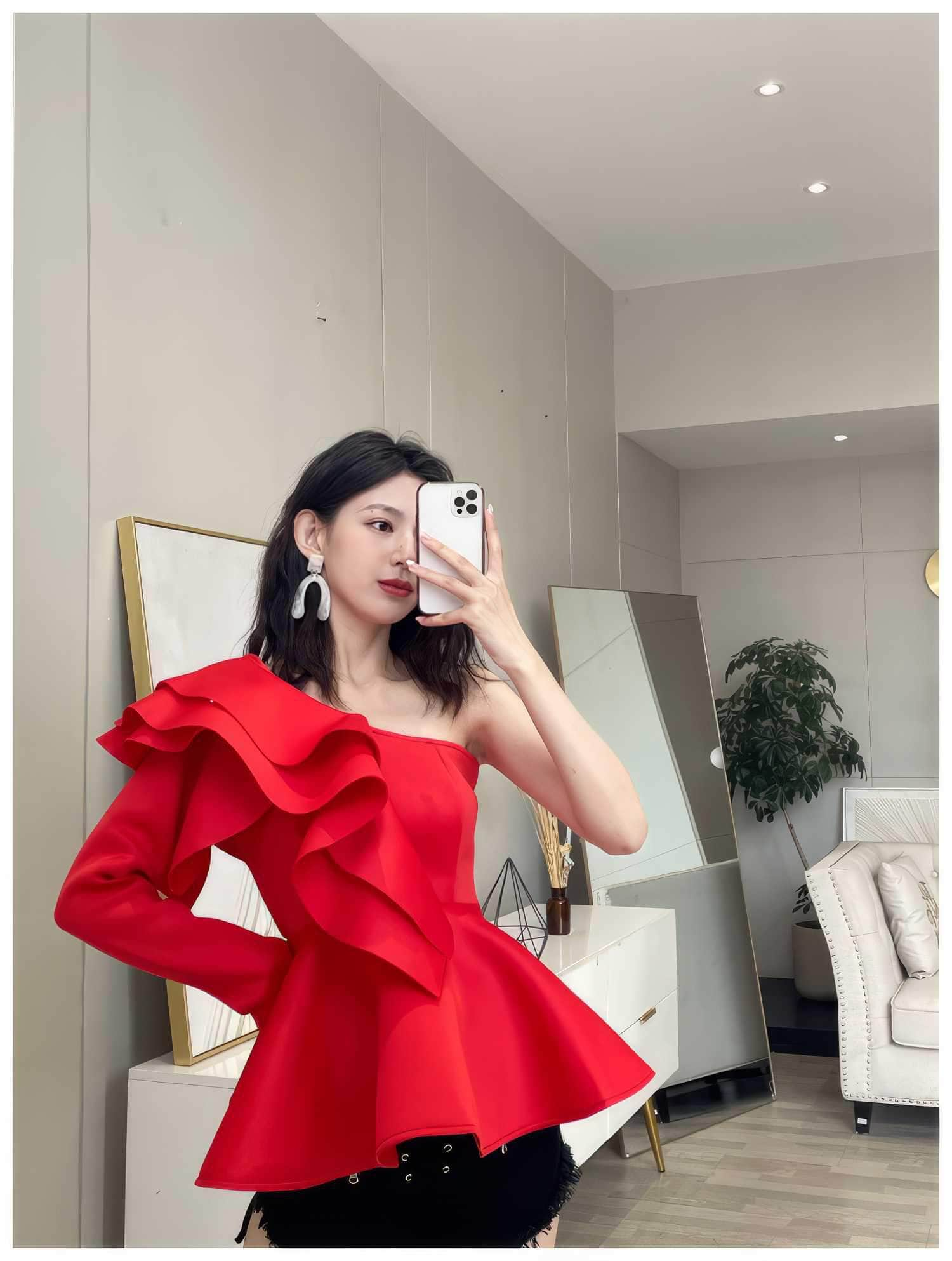 One Shoulder Ruffle Peplum Long Sleeve Blouse