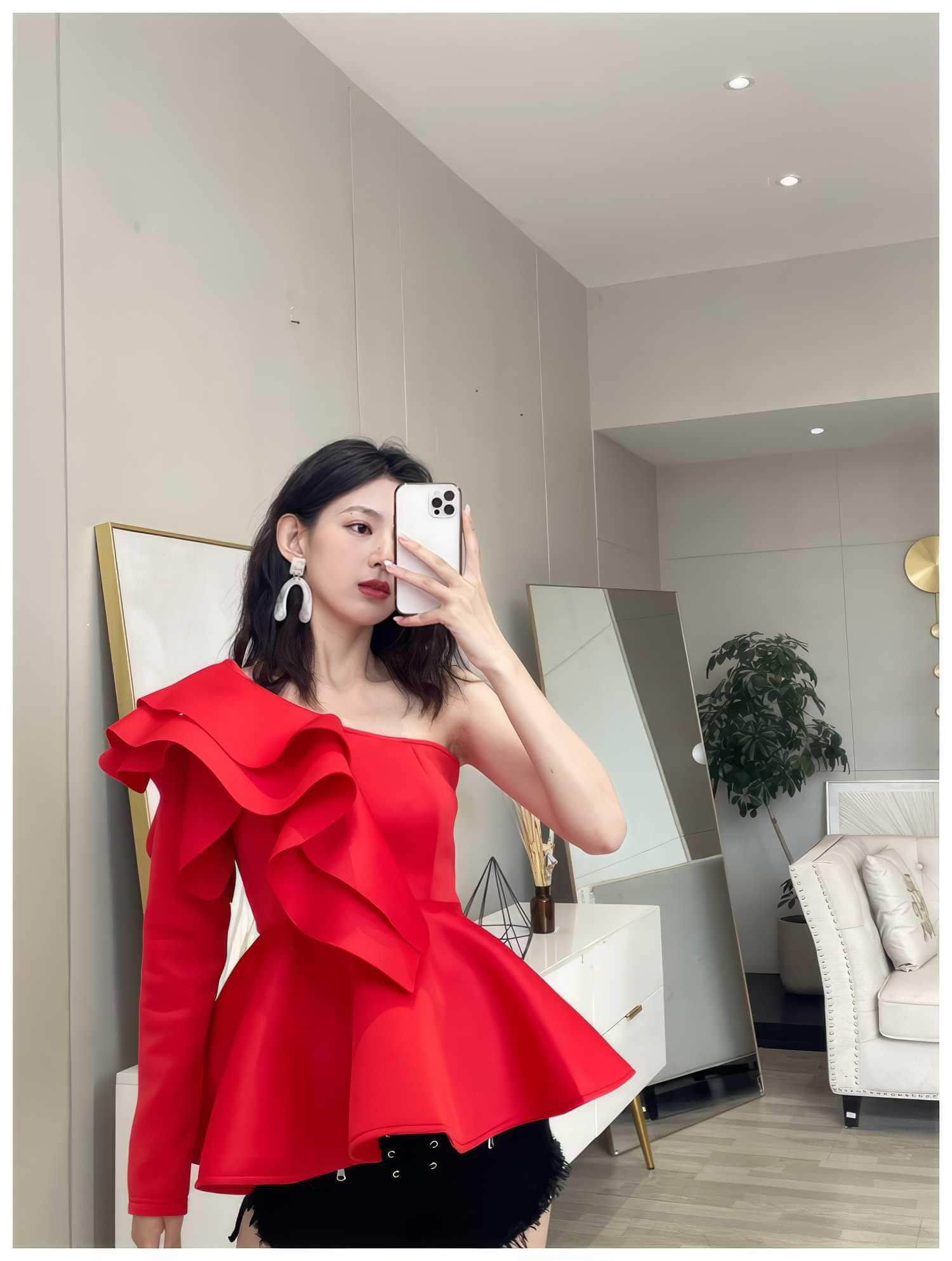 One Shoulder Ruffle Peplum Long Sleeve Blouse