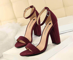 Open Toe Ankle Strap Block Heels EU 33 / Maroon / 9.5CM