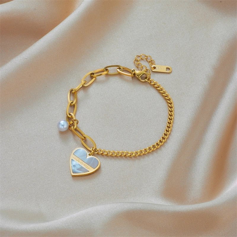 Pearl Love Heart Charm Bracelet B673