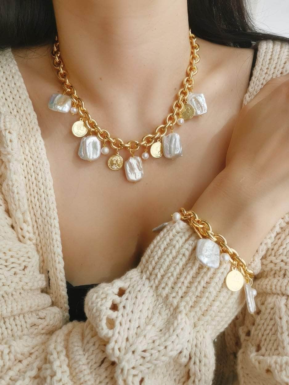 Pearl Pendant Link Chain Baroque Necklace Gold / Necklace
