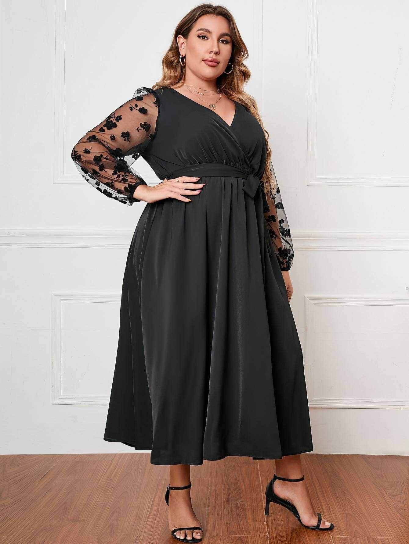 Plus Size Floral Applique Lace Mesh Maxi Dress