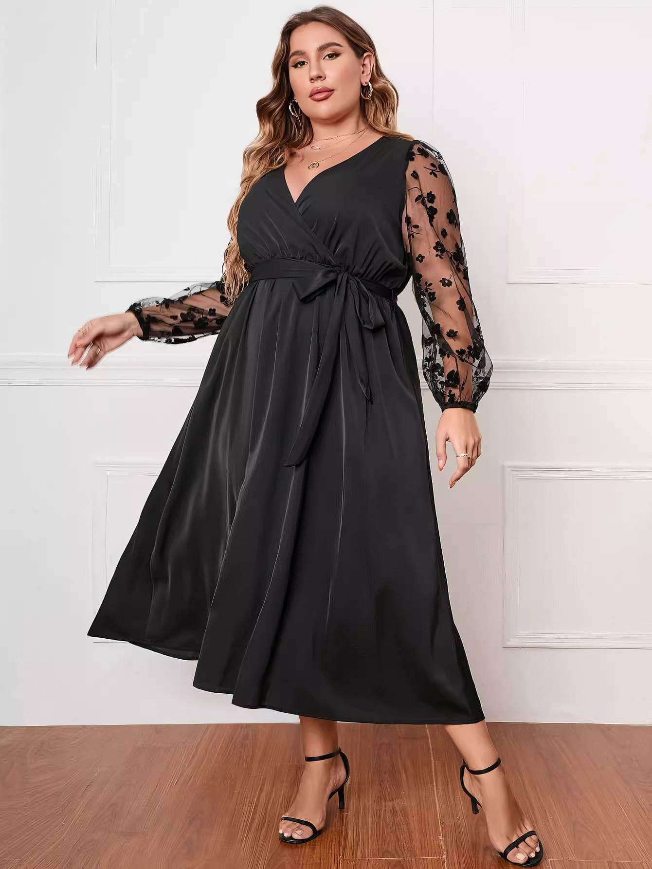 Plus Size Floral Applique Lace Mesh Maxi Dress