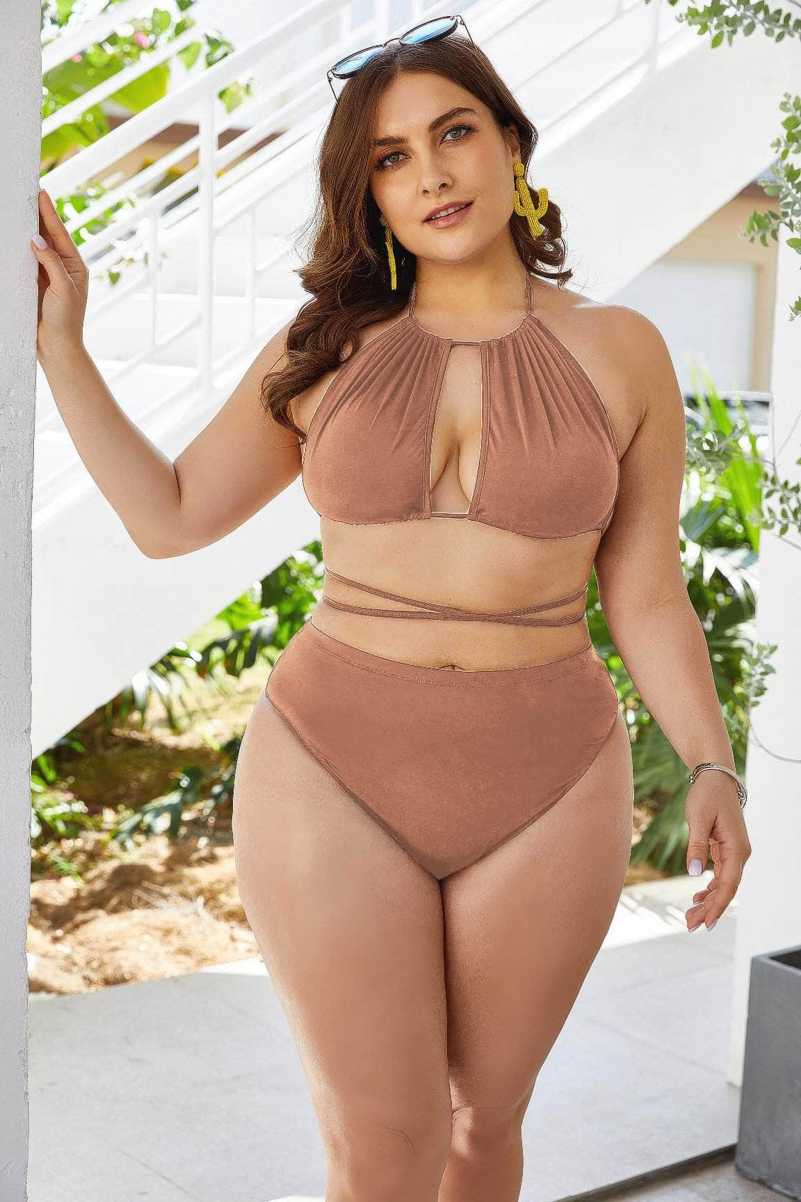 Plus Size High Waist Crisscross Halter Neck Swimwear