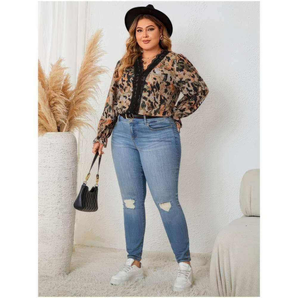 Plus Size Lace-Trimmed Floral Print Blouse