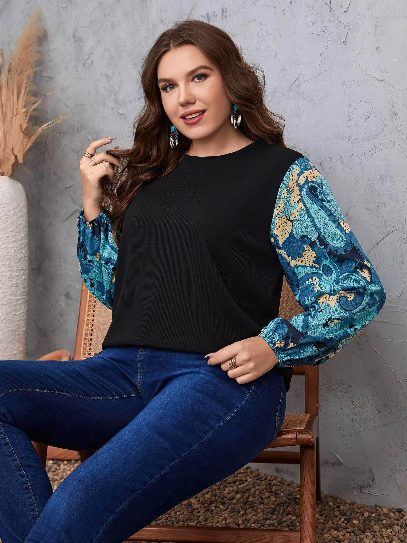 Plus Size Printed Lantern Sleeves Round Neck Top