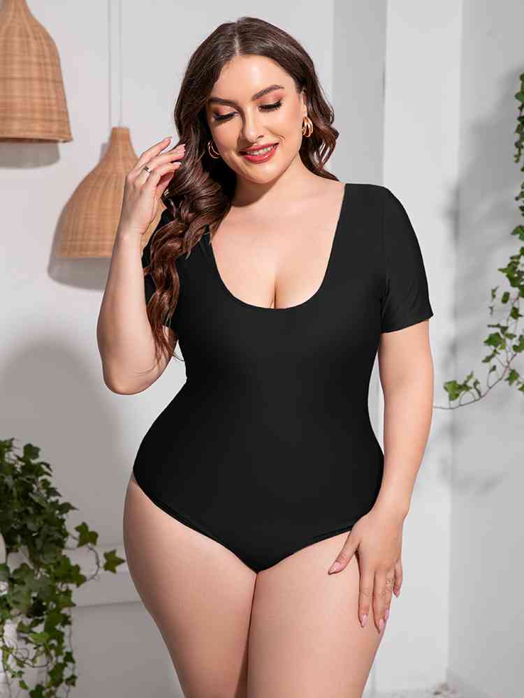 Plus Size Scoop Neck Short Sleeve One-Piece Swimsuit Black / 2XL