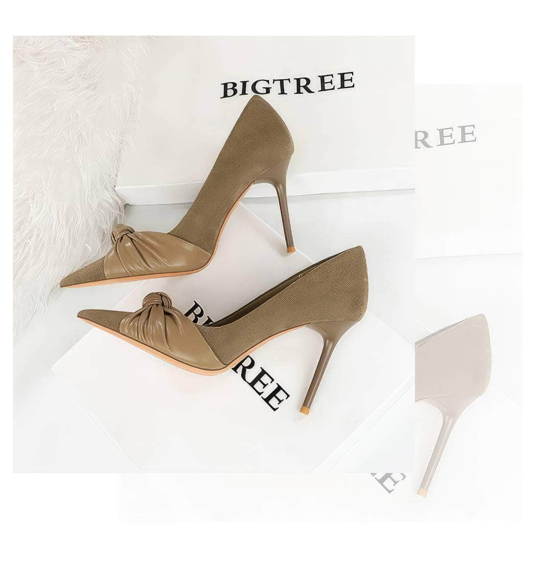 Pointed Toe Bow Detailed Suede Pumps