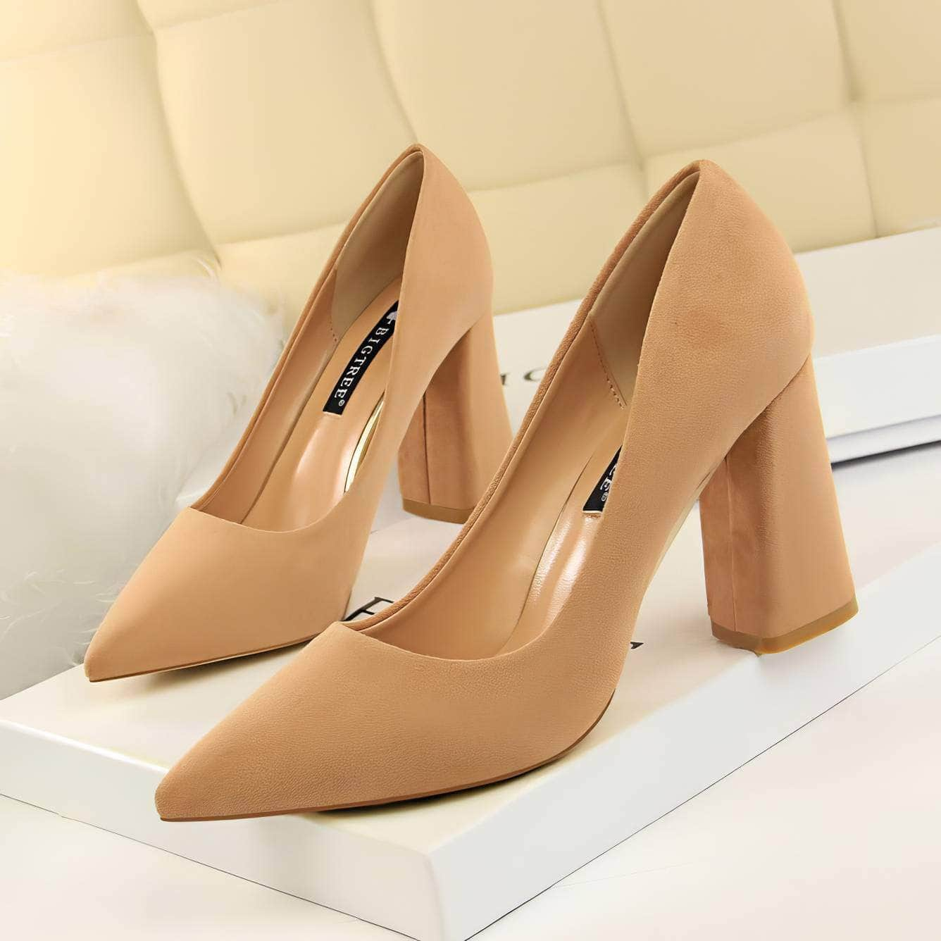 Pointed Toes Vintage Suede Square Pumps EU 33 / PeachPuff / 8.5CM