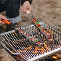 Portable Stainless Steel BBQ Grilling Basket - Nonstick Barbecue Grill Basket with Wooden Handle, Ideal for Meat, Picnic, and Roasting