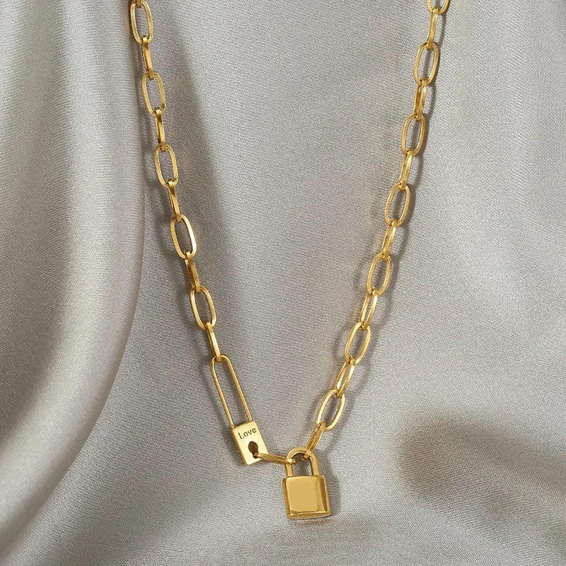 Retro Fashion Love Lock Pendant Necklace N937 / 45cm