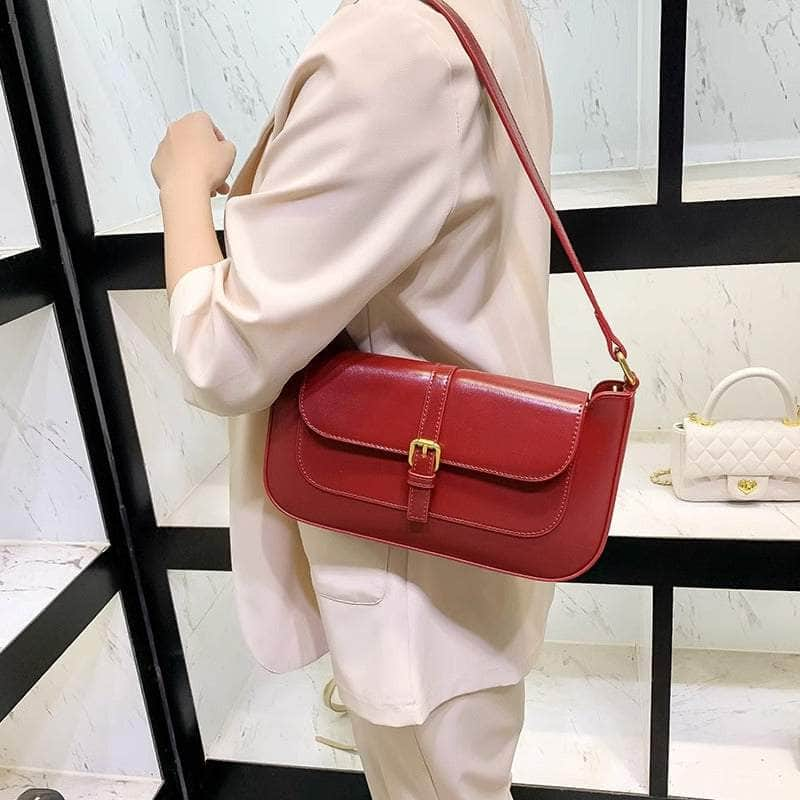 Retro-Inspired Shoulder Bag with Classic Charm