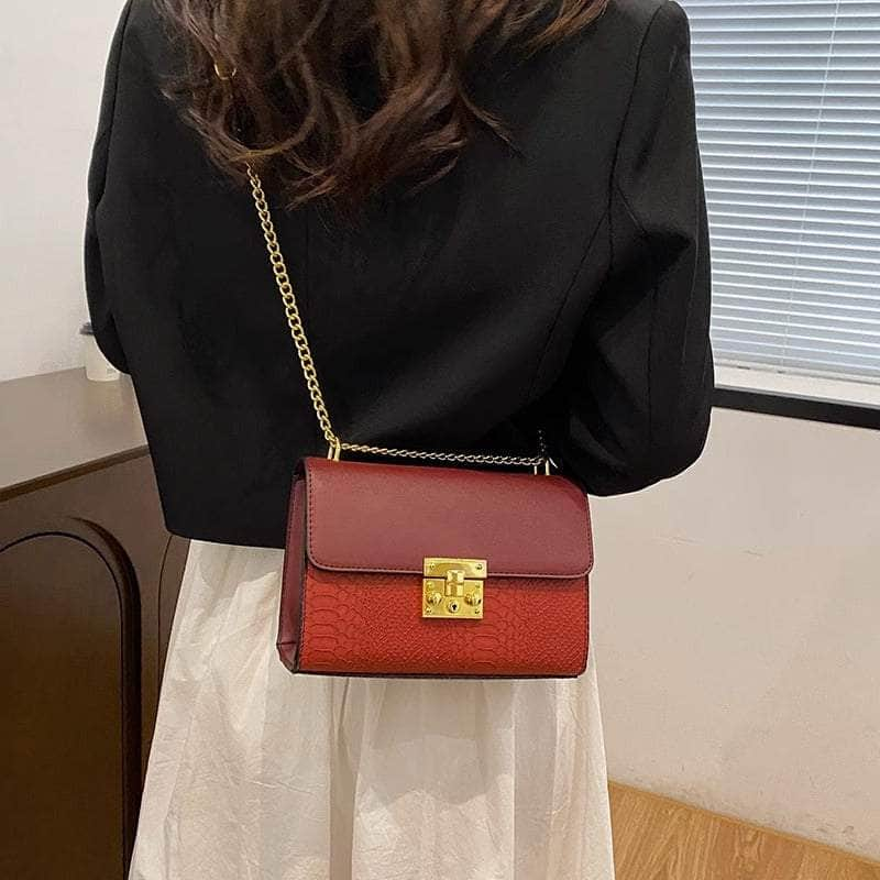 Retro One Shoulder Chain Bag