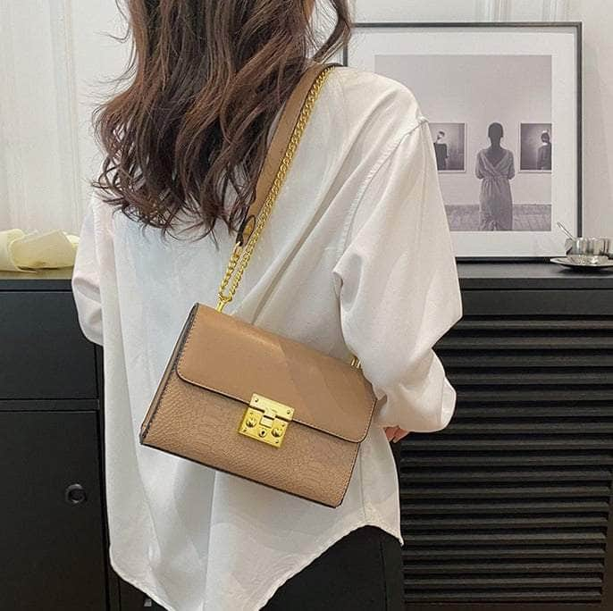 Retro One Shoulder Chain Bag