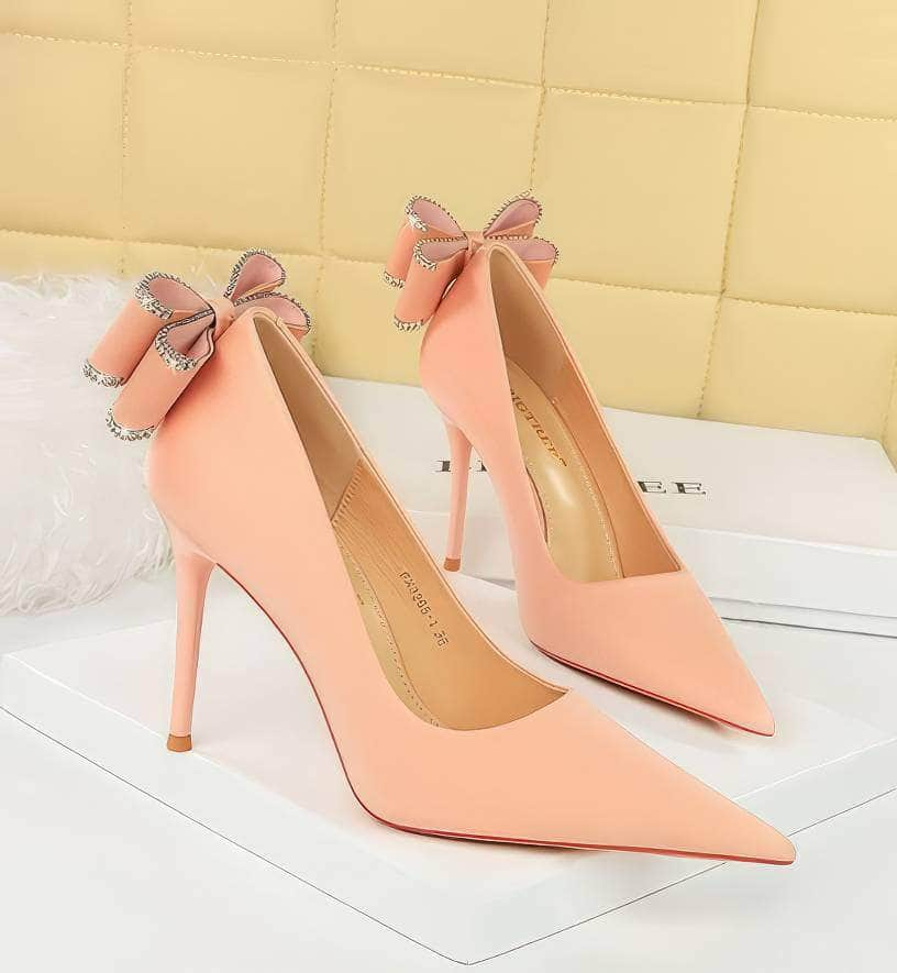 Rhinestone Bow Detailed Banquet Pumps