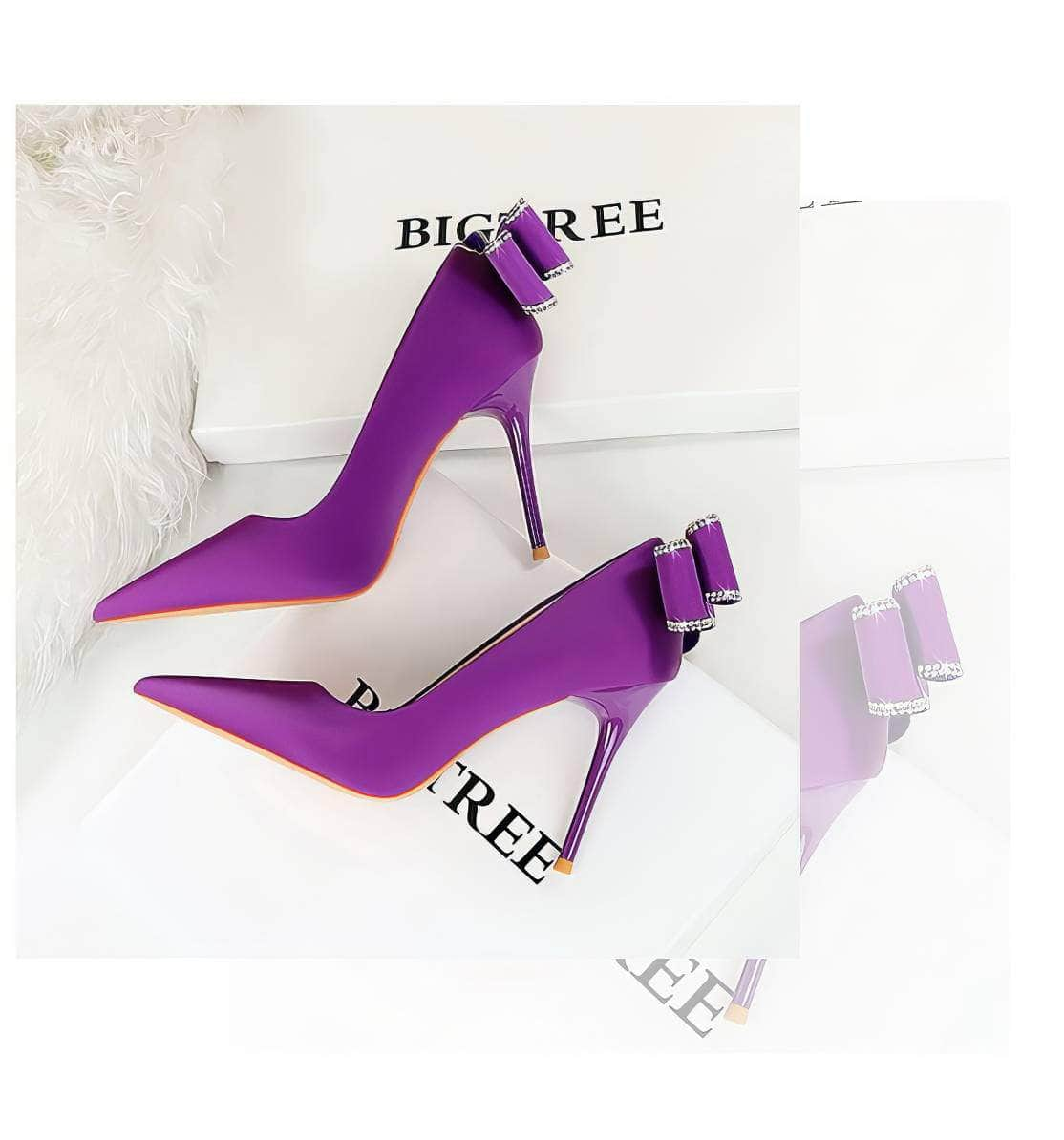 Rhinestone Bow Detailed Banquet Pumps