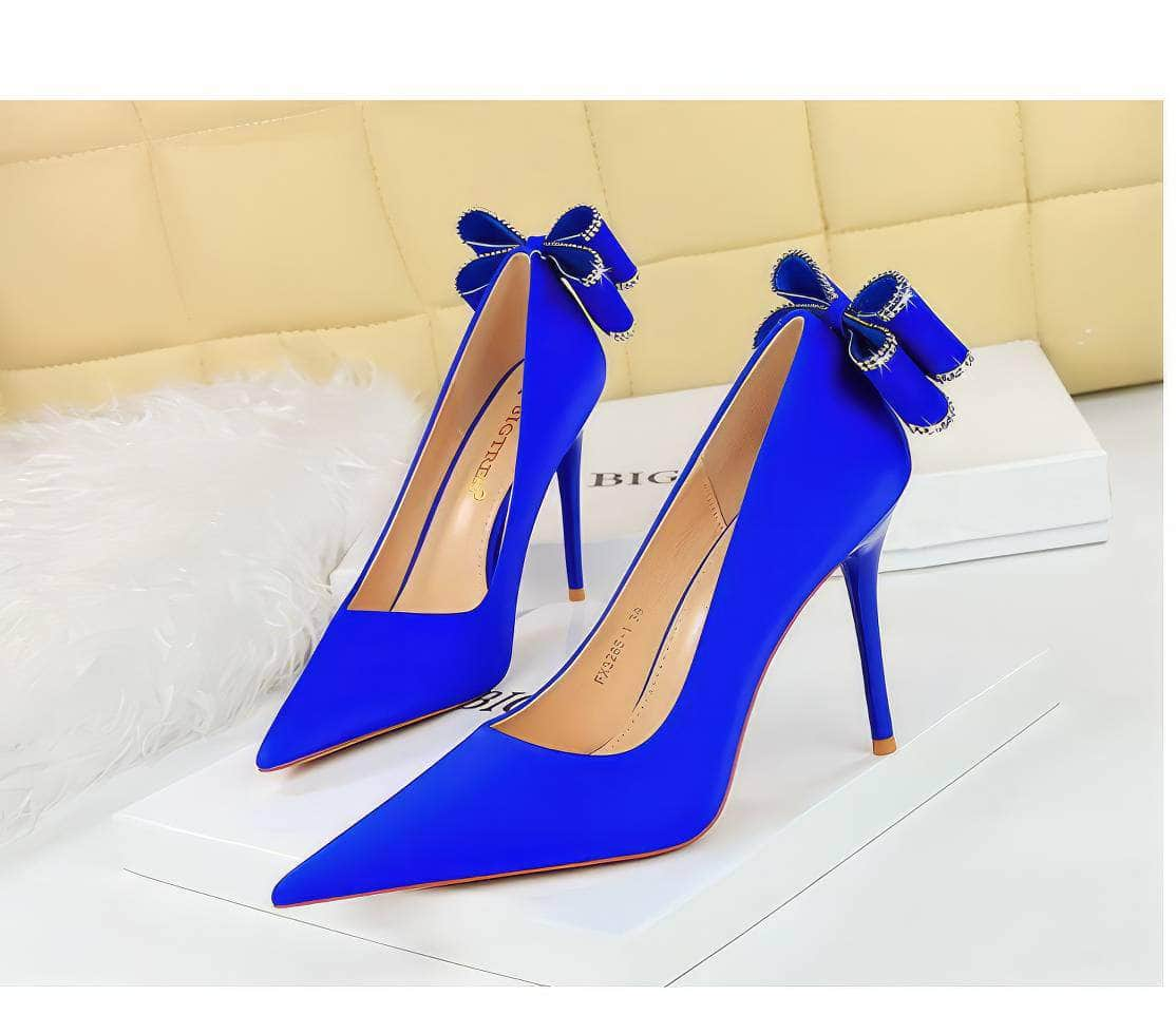 Rhinestone Bow Detailed Banquet Pumps