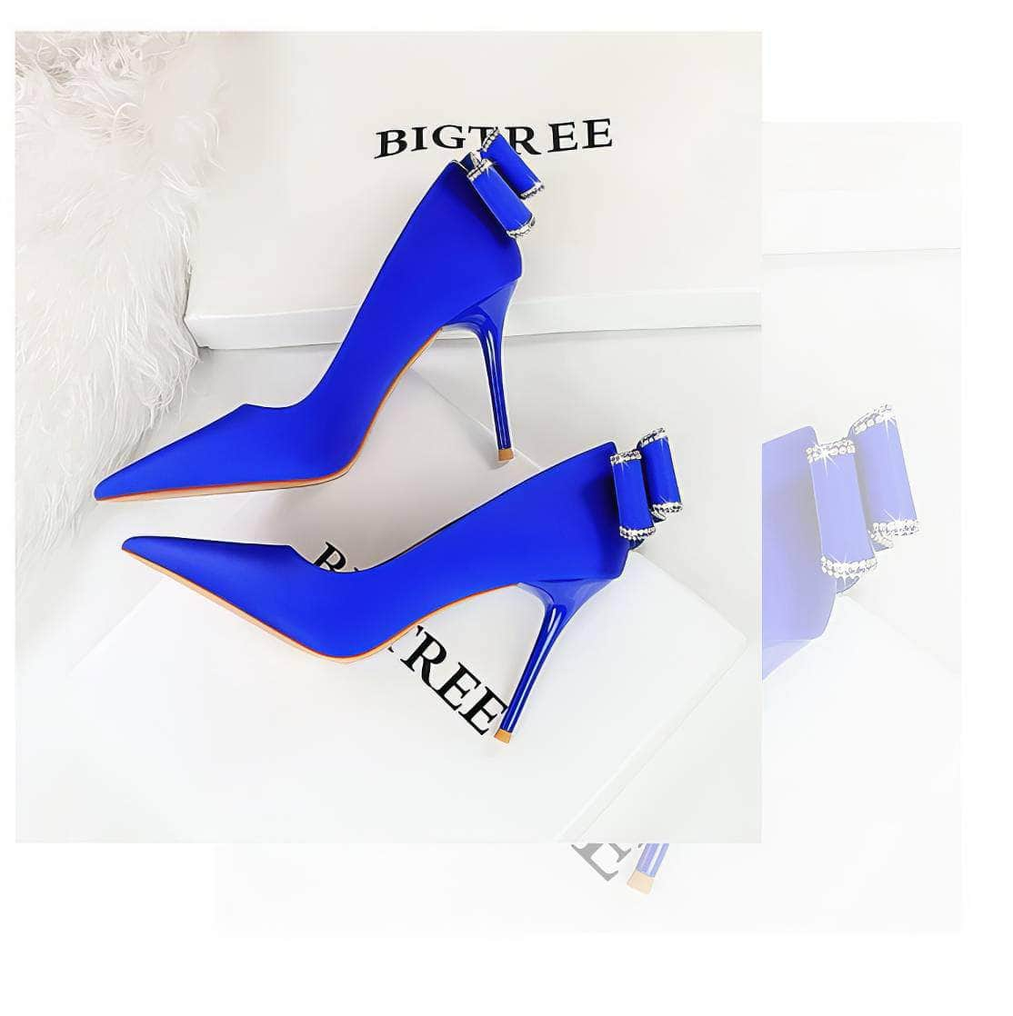 Rhinestone Bow Detailed Banquet Pumps