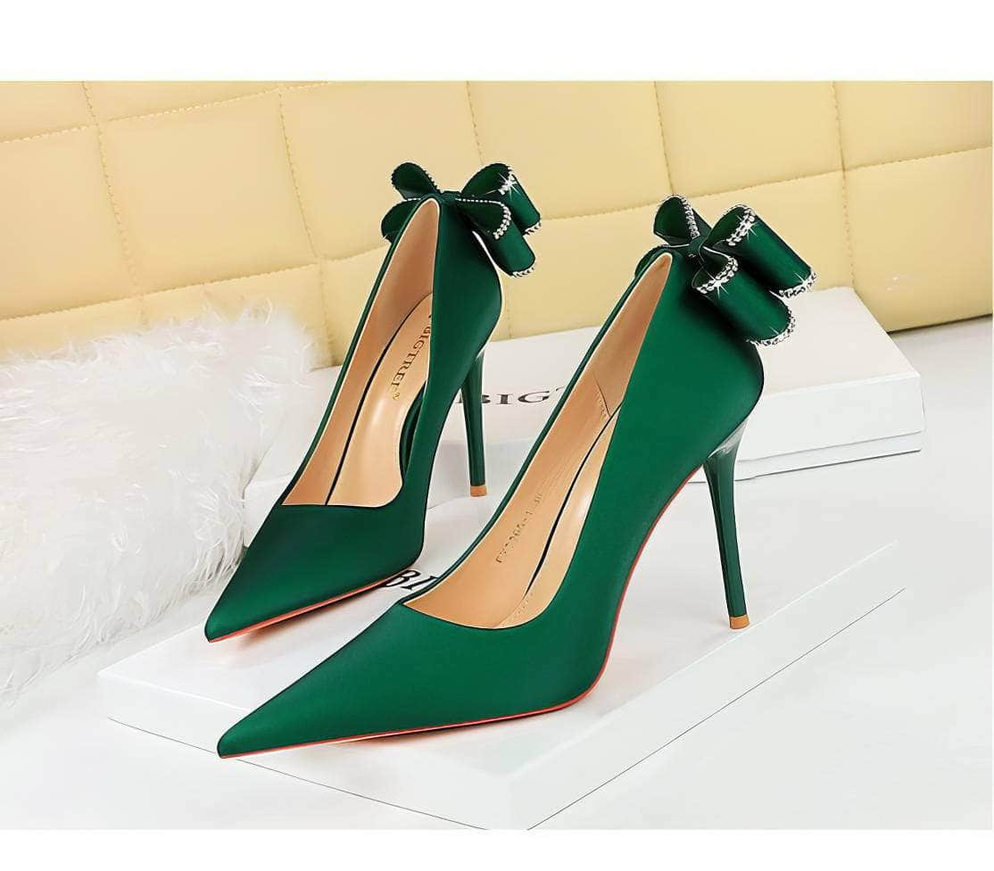 Rhinestone Bow Detailed Banquet Pumps