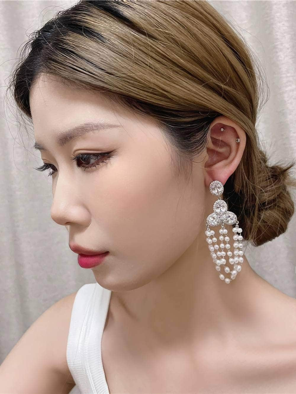 Rhinestone Tiered Pearl Chandelier Earrings White