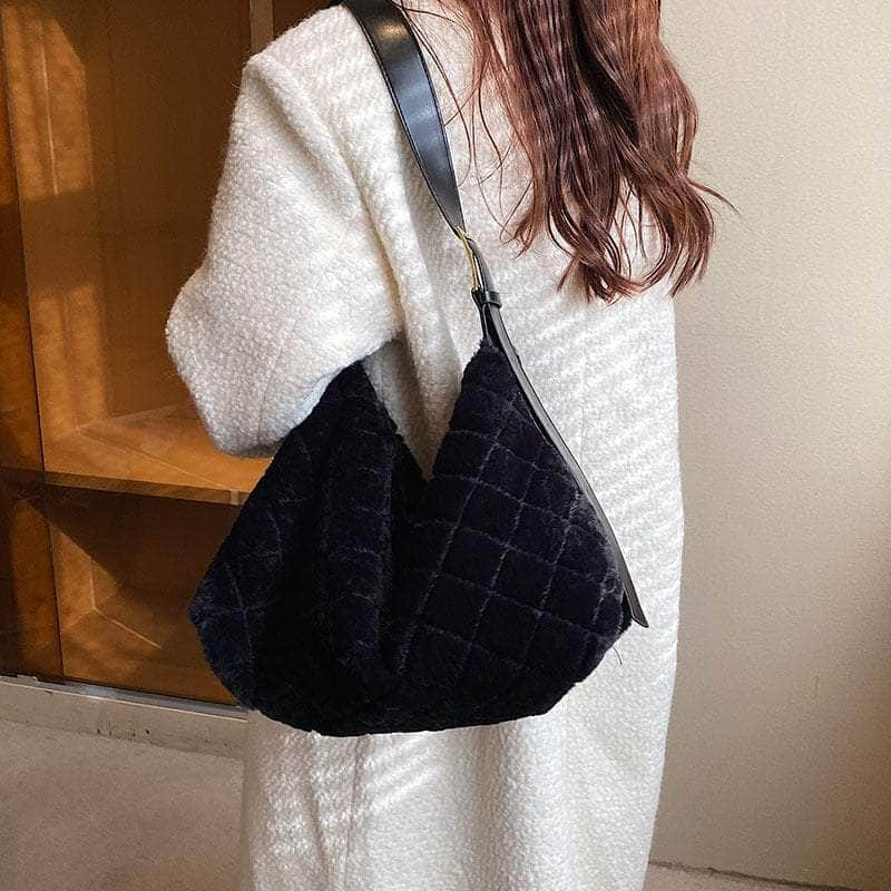 Rhombus Pattern Shoulder Bag