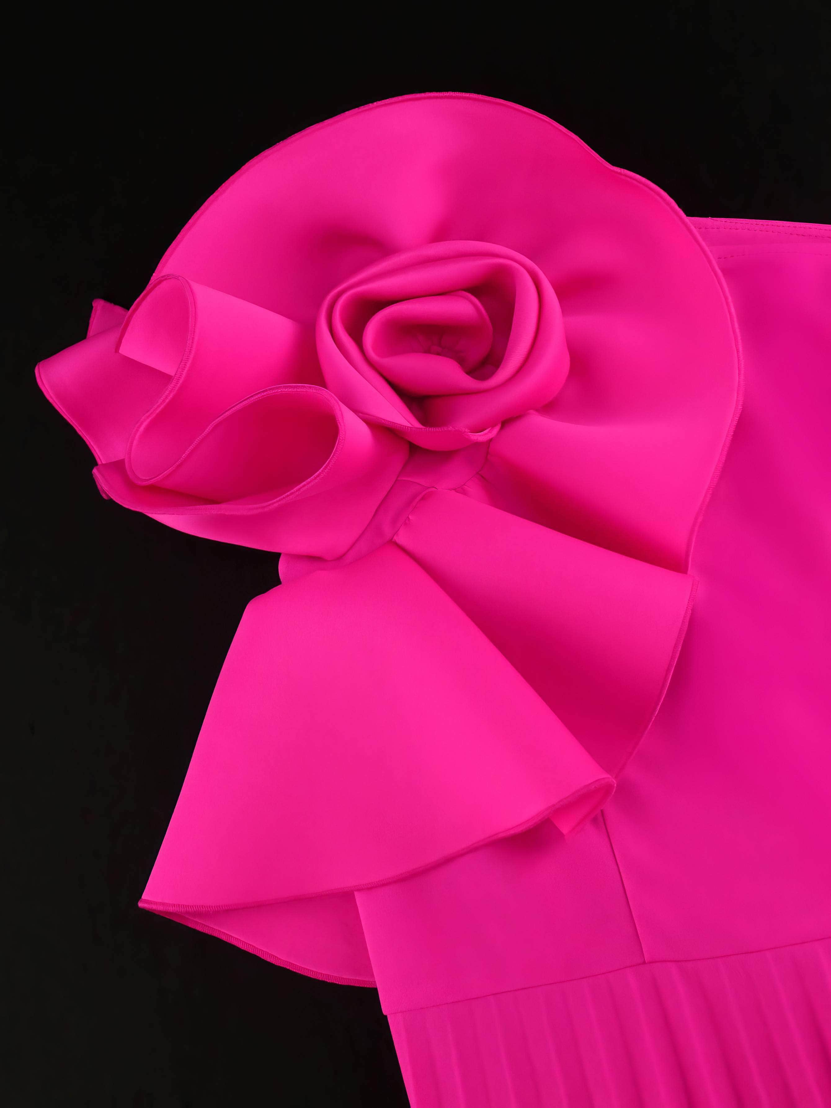 Rosette Detail One-Shoulder Pleated A-line Dress