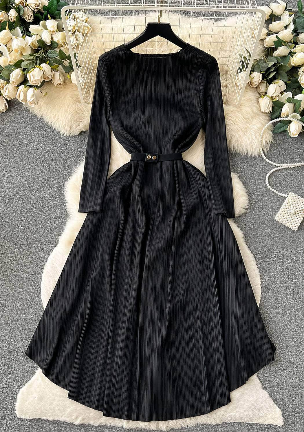 Round Neck Long Sleeves Pleated Maxi Dress MAX SIZE / Black